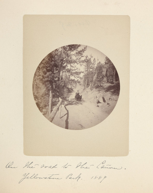 On the road to the Cañon. Yellowstone Park. 1889<br />
