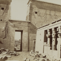 Phylae.  Temple d'Isis Interieur du premier pylon