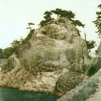 3121. Mikaeri iwa (Looking back rock), Takarazuka